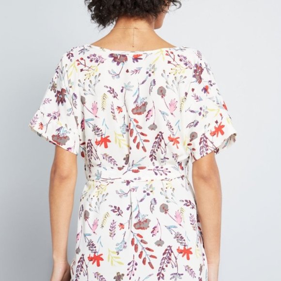 Jessy B Medium Format Memory Tunic in Sprigs - Picture 2 of 8